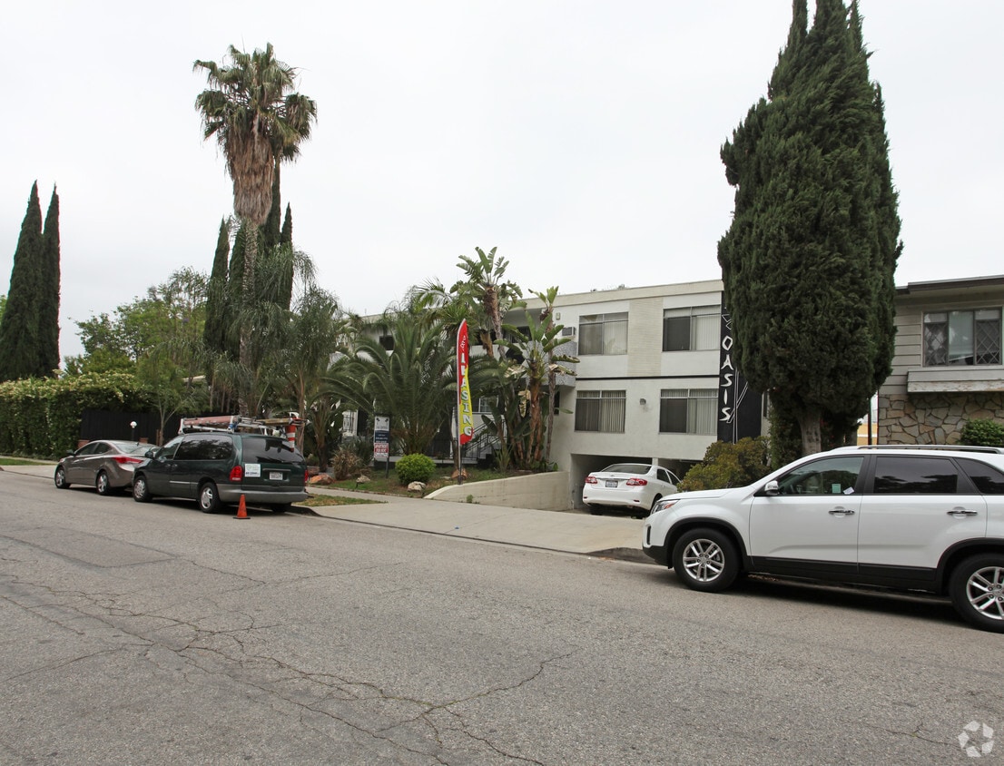 Building Photo - Oasis Apartments