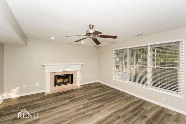 Building Photo - 13476 Clifty Falls Dr