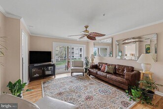 Building Photo - 1067 Gardenview Loop