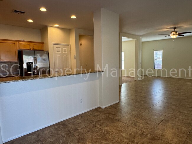 Foto del edificio - 14896 N 138th Ln