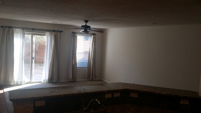 Building Photo - 10811 Fort Point Ln NE