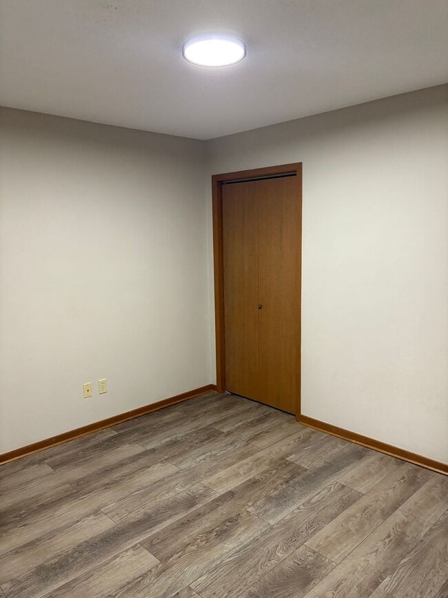 Building Photo - 408 3rd Ave SW