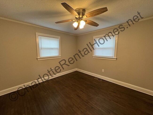 Building Photo - 3 bedroom 1 bathroom home in Gastonia!