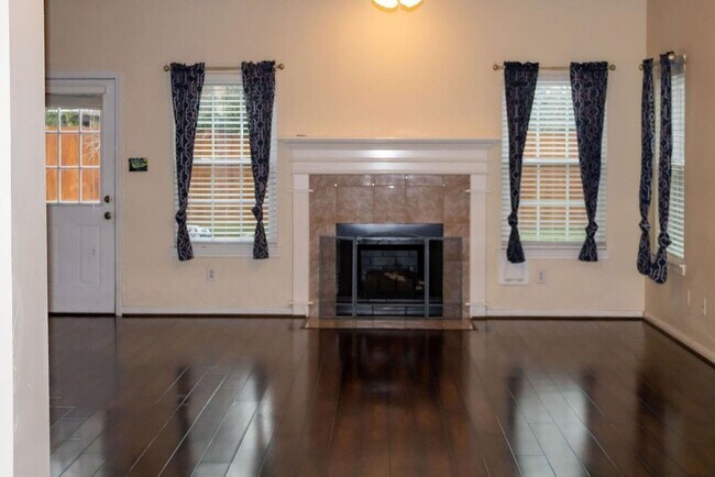 Foto del edificio - 2967 Lakeview Dr