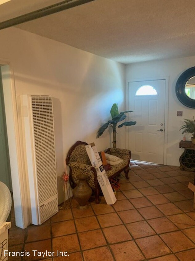 Primary Photo - 2 br, 1 bath House - 914 E 5th Avenue