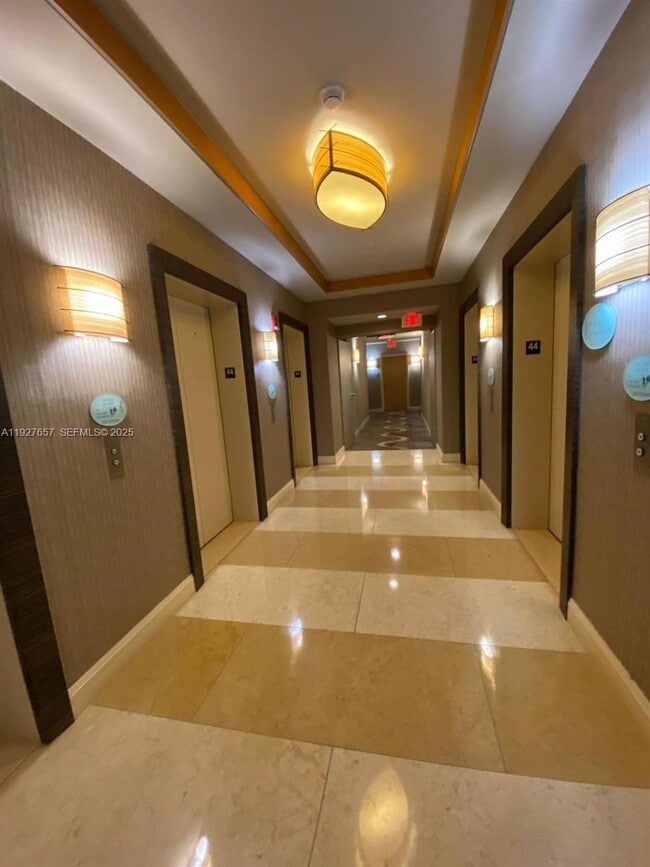 Foto del edificio - 244 Biscayne Blvd