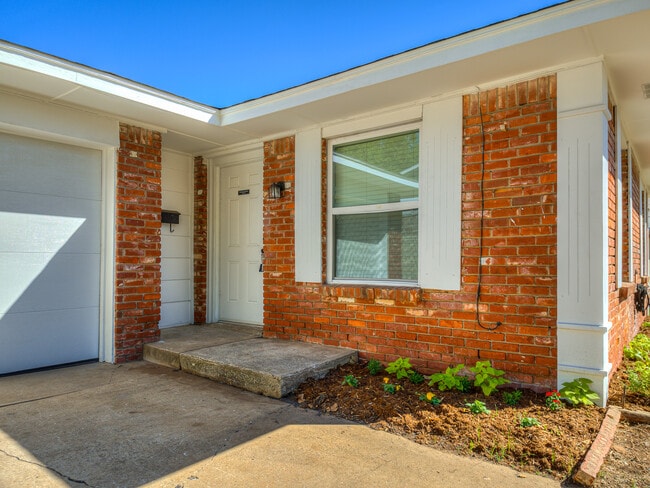 Photo - 14008 Gateway Dr House