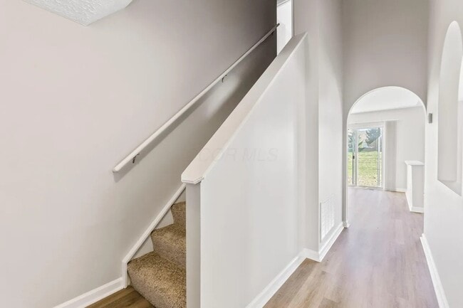 Entry - 8810 Greylag Loop