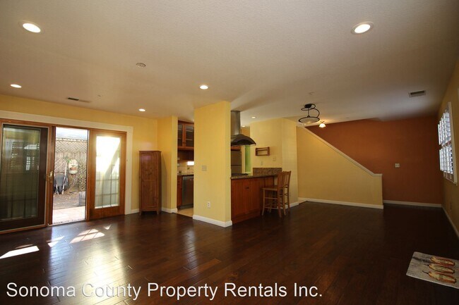 Building Photo - 2 br, 1.5 bath House - 360 Piper Street