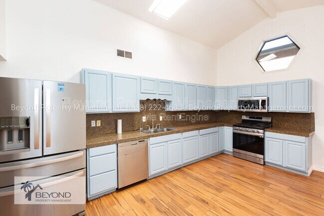Building Photo - 904 Harbison Pl