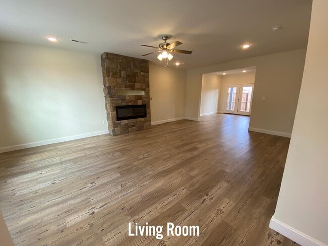 Building Photo - 5200 Cub Cir