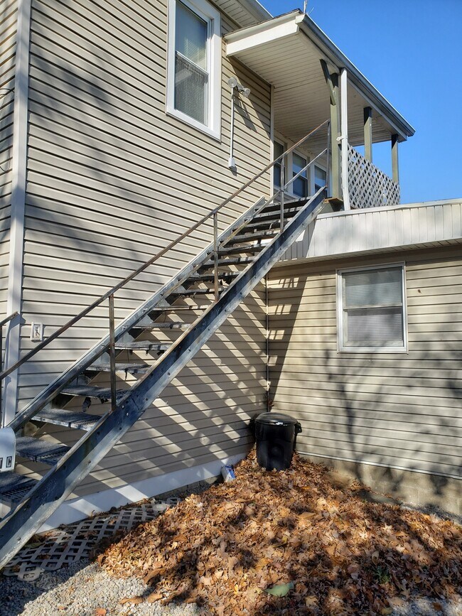 603 Highland Ave Unit c, Williamstown, WV 26187 Apartments in