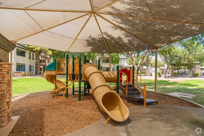 Patio de juegos - Symphony