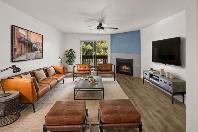 Foto del edificio - Welcome to your serene 3 BR 2.5 BA Townhome in College Park, San Diego!