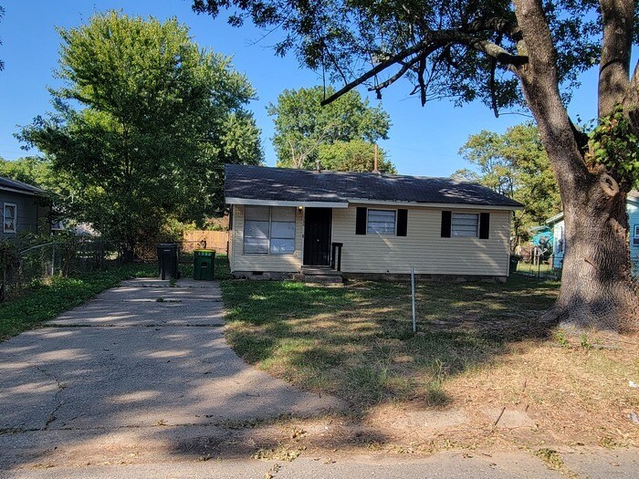 Primary Photo - 3 Bed 1 Bath House