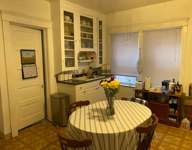 Foto del edificio - 2208 Murray Hill Rd