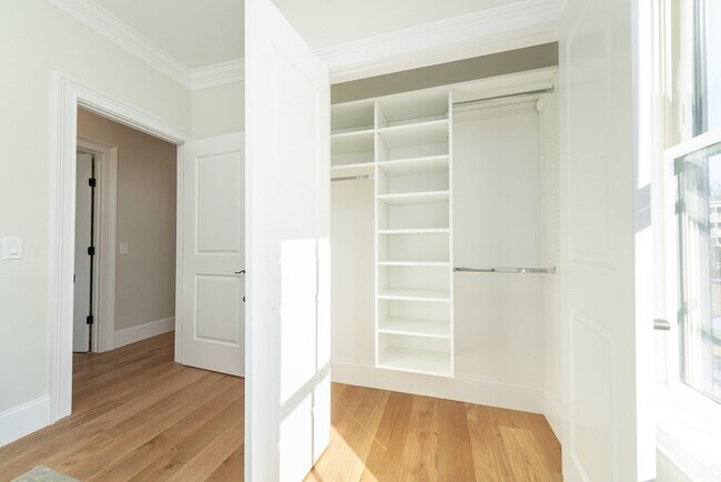Foto del edificio - 106 Forest Hills St