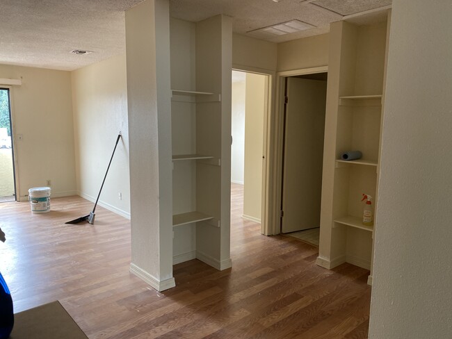 Building Photo - 4601 Ellenwood Dr