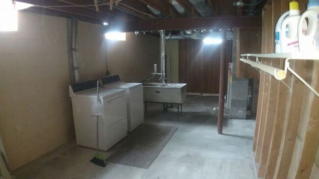Building Photo - 3709 N. 86th Street - 3 Bedroom Home