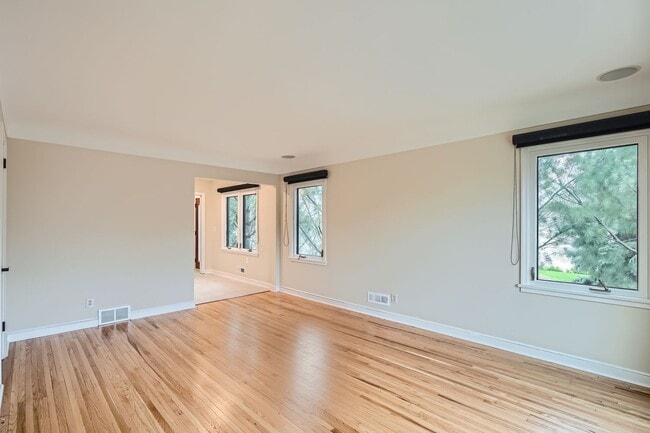 Foto del edificio - 5633 Saint Croix Ave N