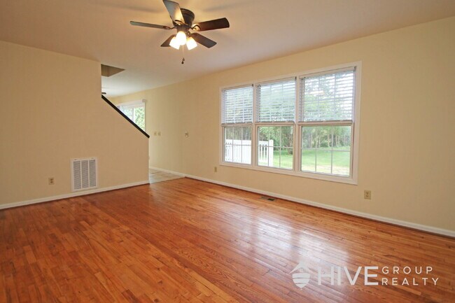 Foto del edificio - Spacious Duplex Living