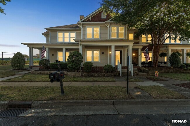 Foto del edificio - Charming 3BR House in Indian Trail