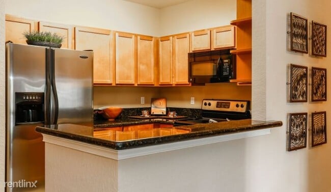 Building Photo - 645 Short Hills Ln