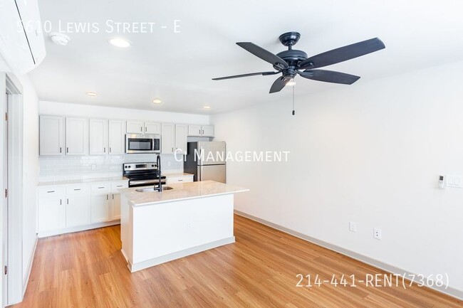 Building Photo - Welcome to Ross & Matilda, the perfect pla...