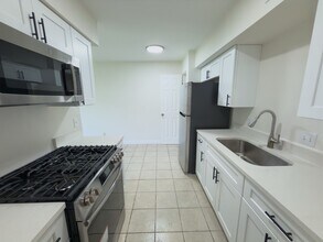 Building Photo - 2209 Mission Hill Dr