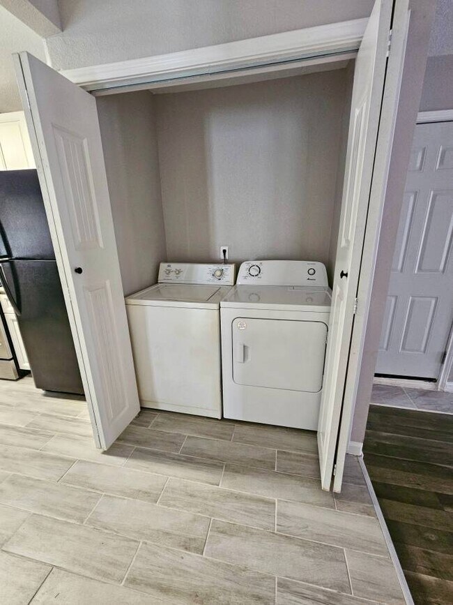 Foto del edificio - 5840 Oleander St