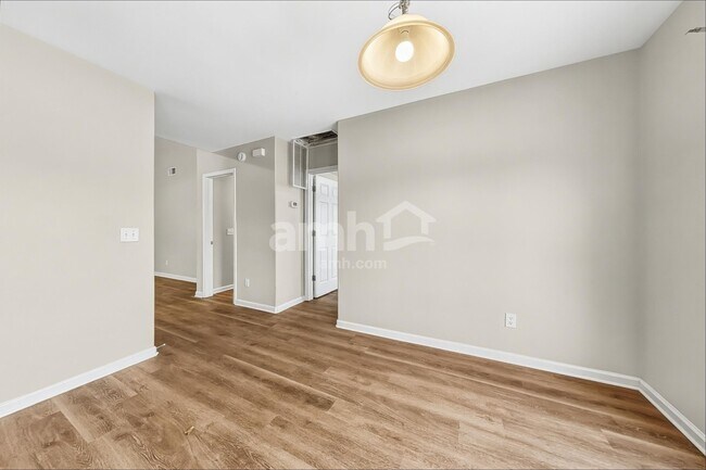 Foto del edificio - 122 Spring Lakes Dr