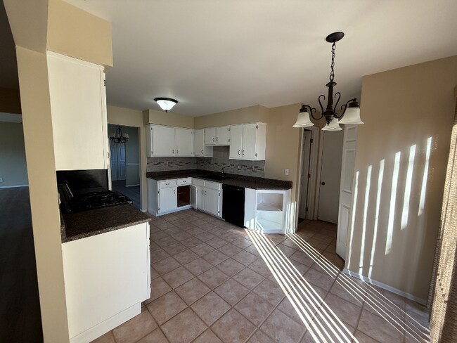 Foto del edificio - 1431 Brookwood Cir