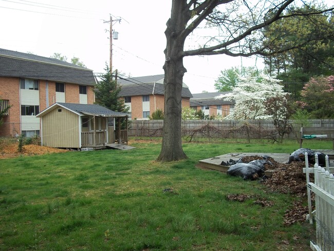 Storage shed - 612 Broce Dr