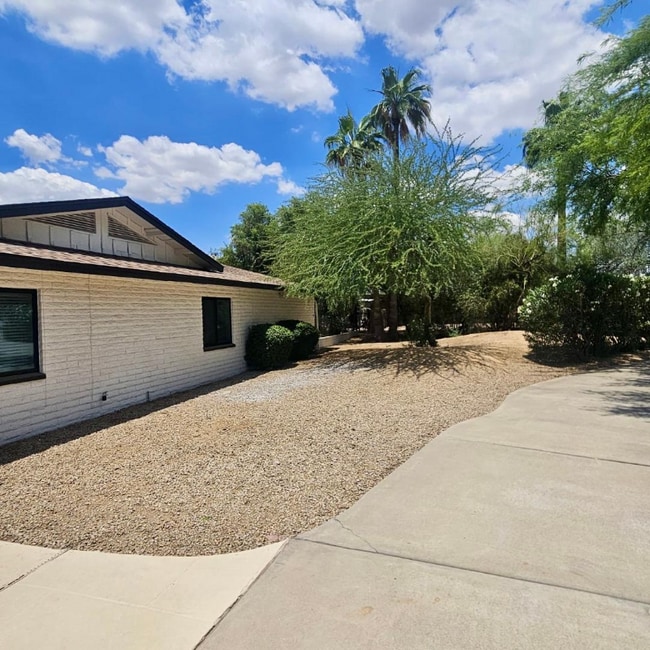 Building Photo - 12018 N Hayden Rd