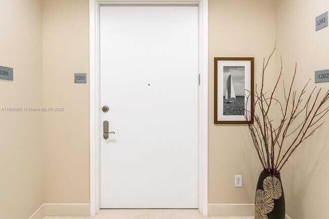 Foto del edificio - 15901 Collins Ave