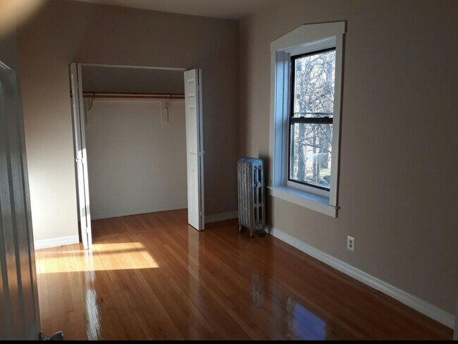 Foto del edificio - 1323 W Estes Ave