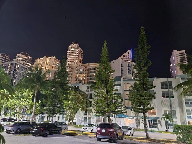 Building Photo - 17570 Atlantic Blvd