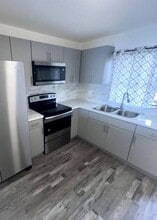 Building Photo - 6715 W 26th Dr