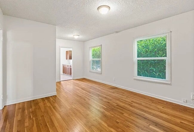 Photo - Delightful Updated 1-bedroom unit. Apartment