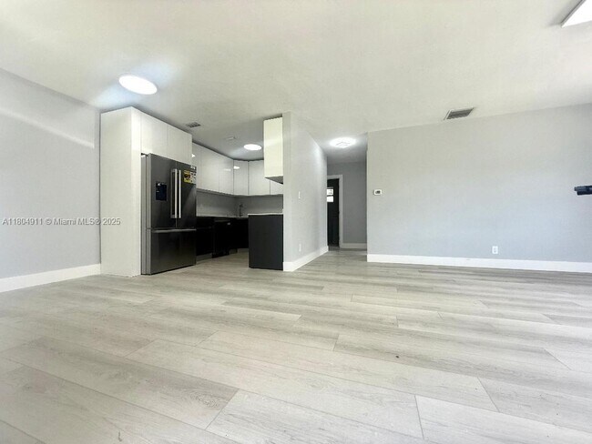 Foto del edificio - 1100 NE 2nd St