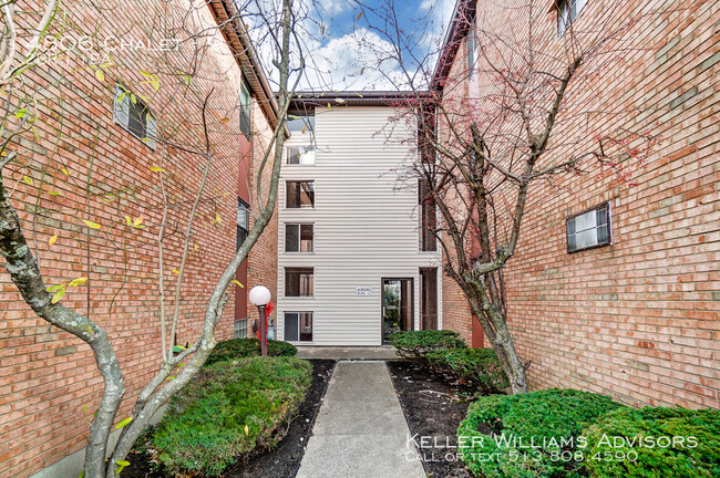 Building Photo - 4806 Chalet Dr