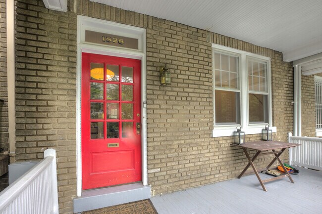 Foto del edificio - 1828 Kilbourne Pl NW