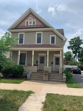 Building Photo - 512 6th St S