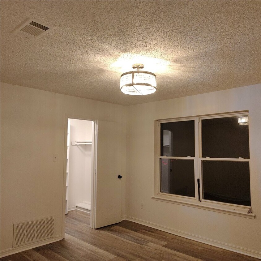 Foto del edificio - 3129 Glen Flora Way