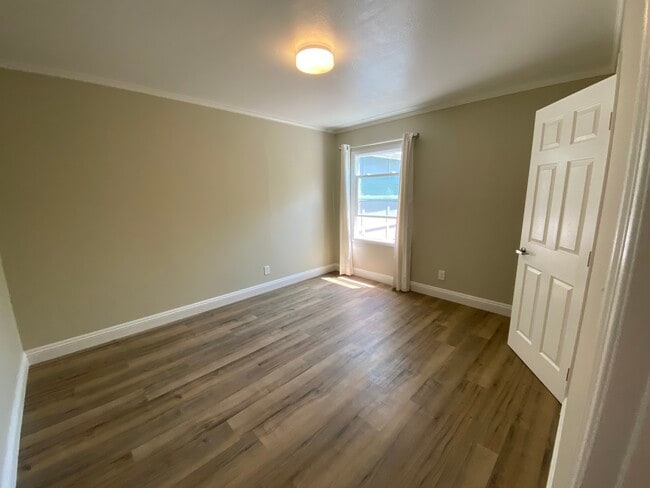 Foto del edificio - 980 Hillcrest Rd