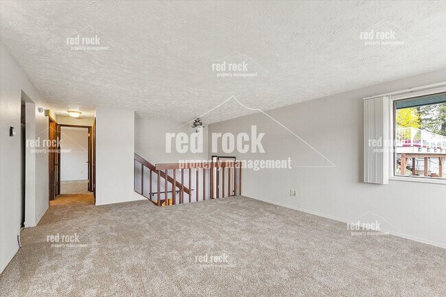 Foto del edificio - 818 S Liberty Dr