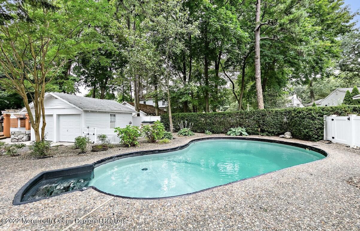 Primary Photo - 214 Cliftwood Rd