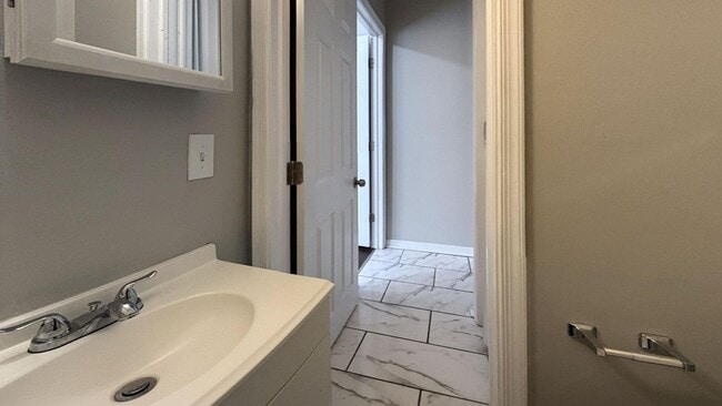 Foto del edificio - 1915 W Erie Ave