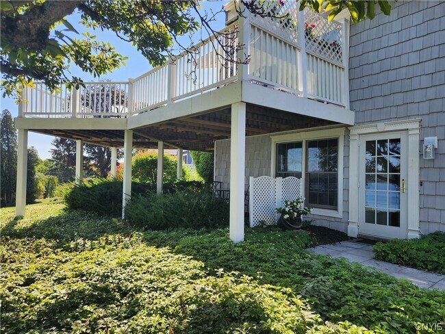 Foto del edificio - 2139 Terrace Ln S