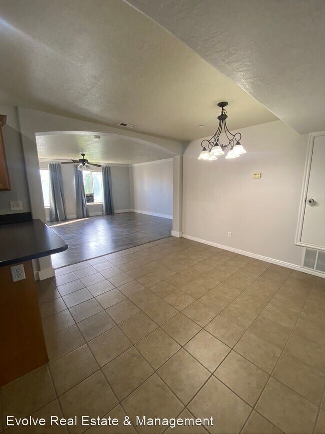 Foto del edificio - 3 br, 2 bath House - 3821 Rock Creek Rd. A5